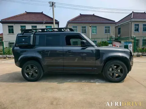 2023 Land Rover Defender 4