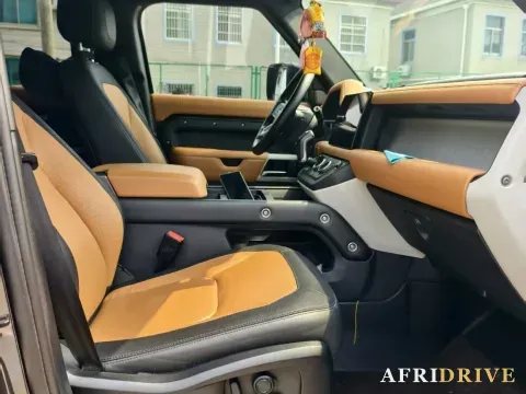 2023 Land Rover Defender 5