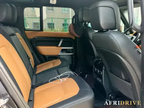 2023 Land Rover Defender 6