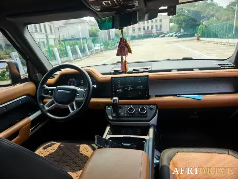 2023 Land Rover Defender 7