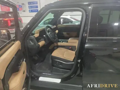 2025 Land Rover Defender 6