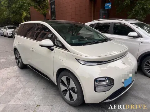 2023 BaoJun Cloud 2