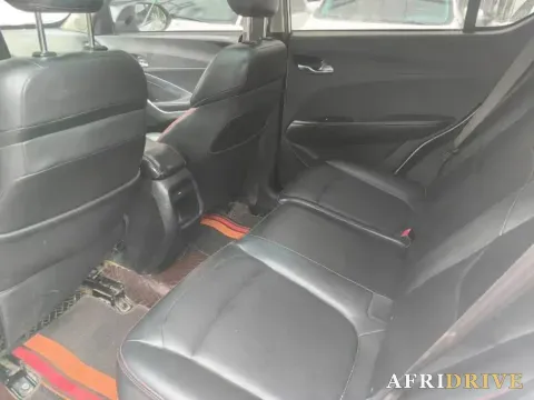 2018 BaoJun 530 6