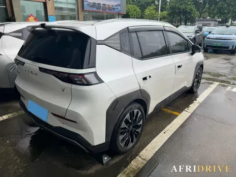 2022 Geely Okavango 8