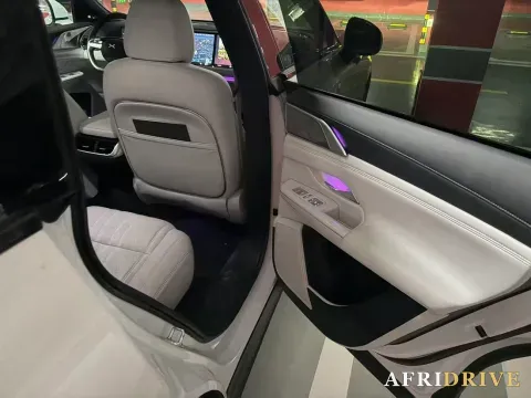 2024 Xpeng G9 6