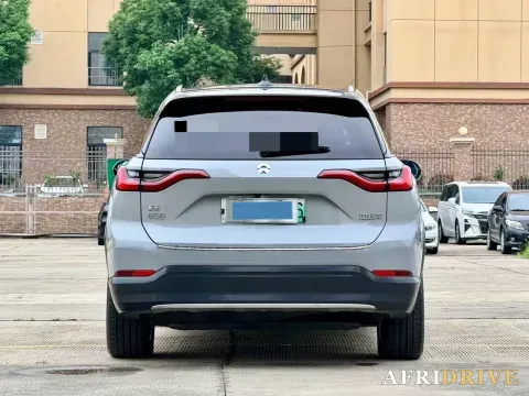 2018 NIO ES8 4