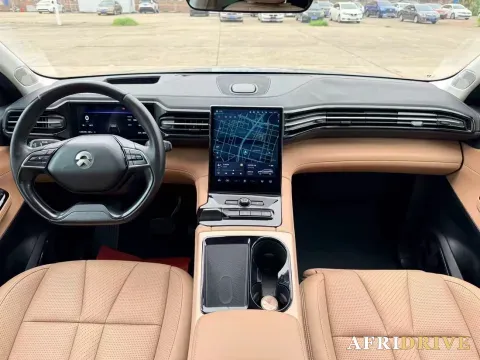 2018 NIO ES8 7