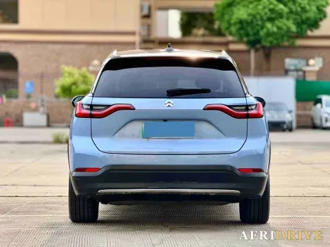 2018 NIO ES8 4