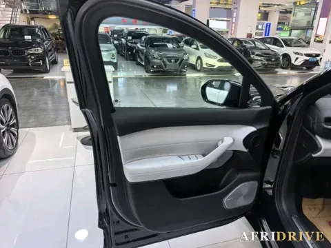 2025 NIO ES6 7