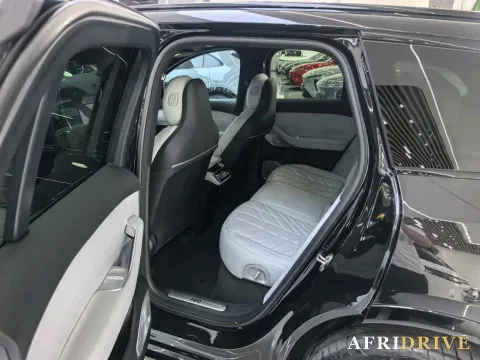 2025 NIO ES6 8