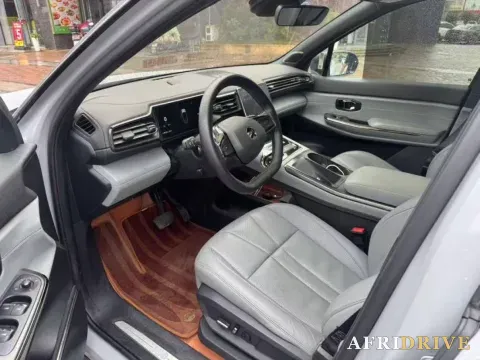 2020 NIO ES8 4