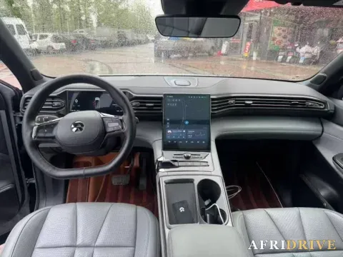 2020 NIO ES8 6