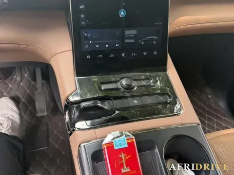 2020 NIO ES8 7