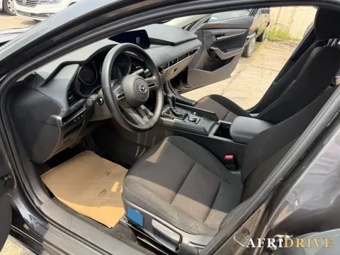 2022 Mazda 3 Axela 4