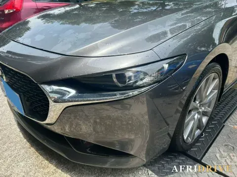 2021 Mazda 3 Axela 2
