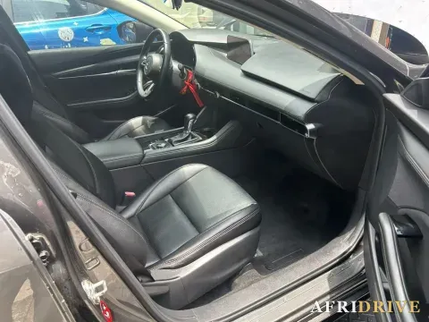 2021 Mazda 3 Axela 4