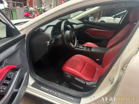 2021 Mazda 3 Axela 2