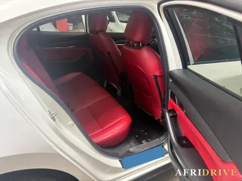 2021 Mazda 3 Axela 5