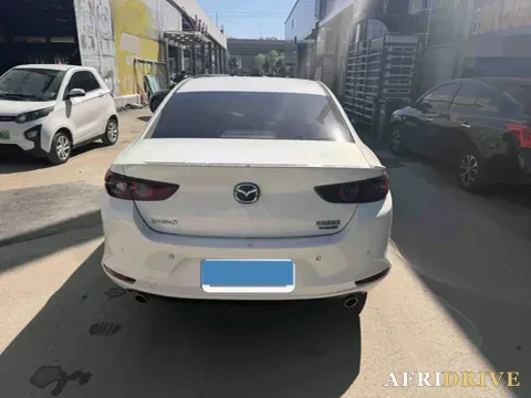 2022 Mazda 3 Axela 3