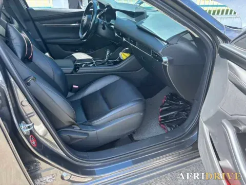 2020 Mazda 3 Axela 4