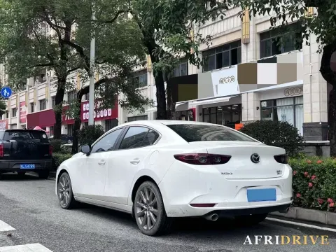 2021 Mazda 3 Axela 3