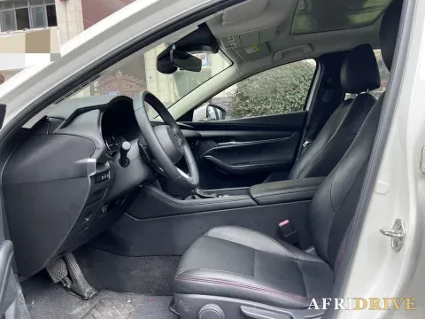 2021 Mazda 3 Axela 4