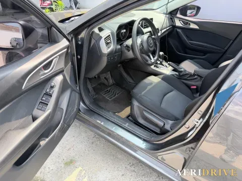 2019 Mazda 3 Axela 4