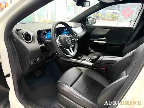 2020 Mercedes-Benz GLA Class 4
