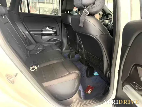 2020 Mercedes-Benz GLA Class 6