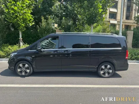 2020 Mercedes-Benz V Class 8