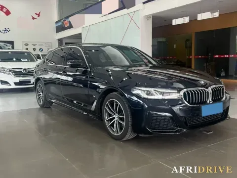 2022 BMW 5 Series 3
