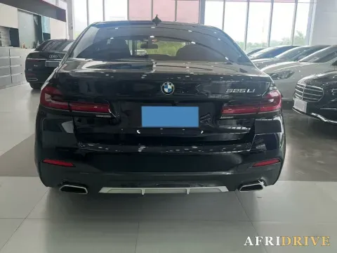 2022 BMW 5 Series 8