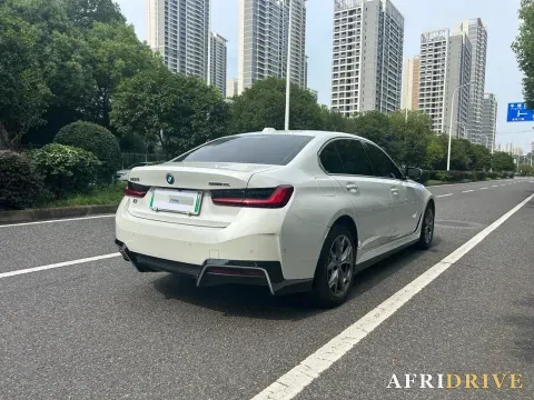 2022 Tesla Model Y 4