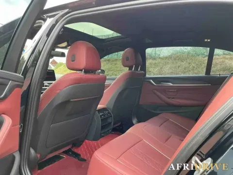 2023 BMW 5 Series 8