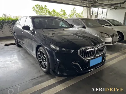 2025 BMW 5 Series 2
