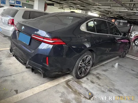 2025 BMW 5 Series 5