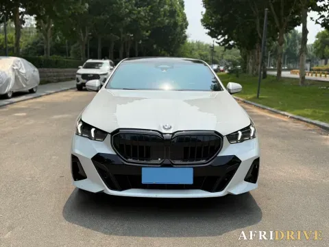 2024 BMW 5 Series 2