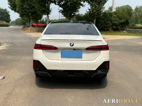 2024 BMW 5 Series 8