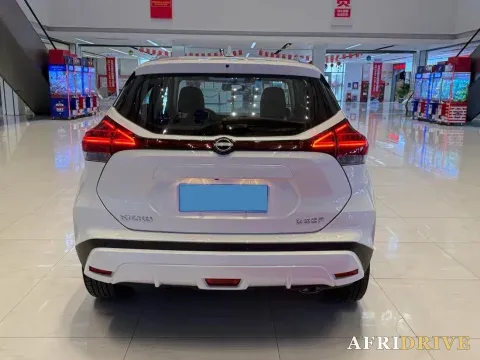 2023 Nissan Kicks 7