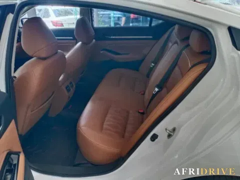 2022 Nissan Teana 5