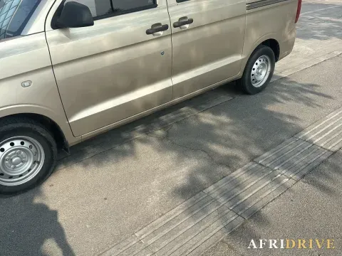 2022 WuLing HongGuang V 5