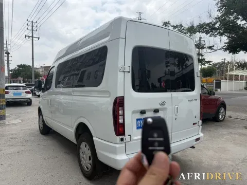 2025 MAXUS XinTu V80 4