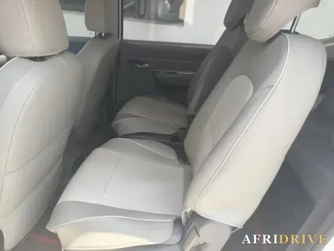 2025 WuLing HongGuang New Energy 7