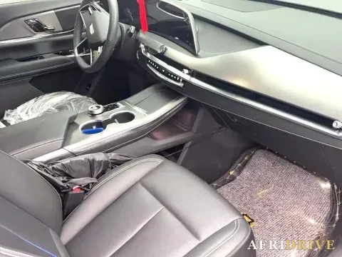 2025 Cadillac XT5 3