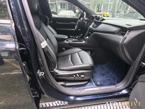 2021 Cadillac XT5 8