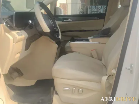 2025 Buick GL8 2