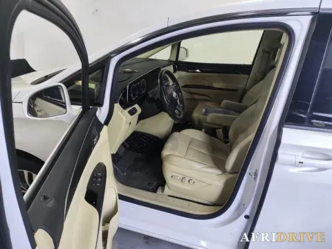 2022 Buick GL8 4