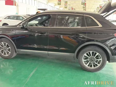 2019 Lincoln Nautilus 4