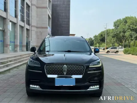 2021 Lincoln Aviator 2