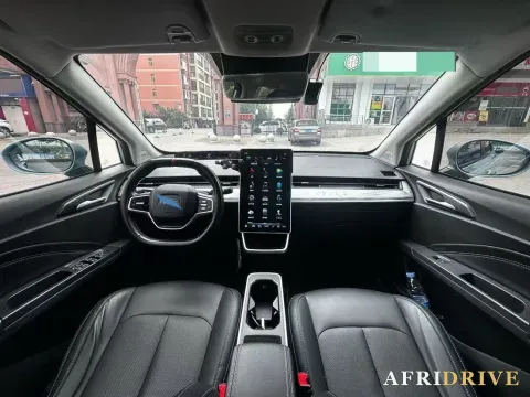 2022 Neta V 5
